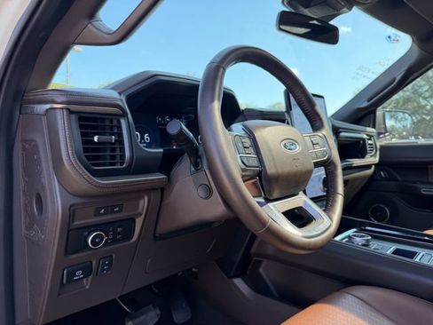 Used 2024 Ford Expedition King Ranch RWD image 8