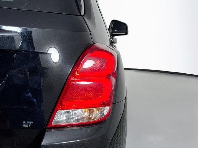 Used 2020 Chevrolet Trax LT FWD image 32