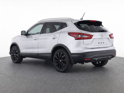 Used 2022 Nissan Rogue Sport SV FWD image 3