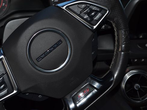 Used 2018 Chevrolet Camaro SS image 13