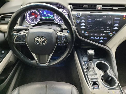Used 2020 Toyota Camry XLE image 22