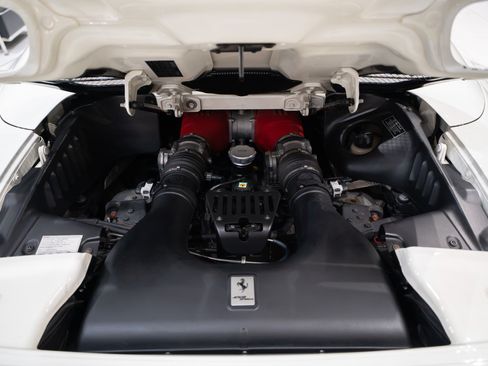 Used 2013 Ferrari 458 Spider RWD image 59