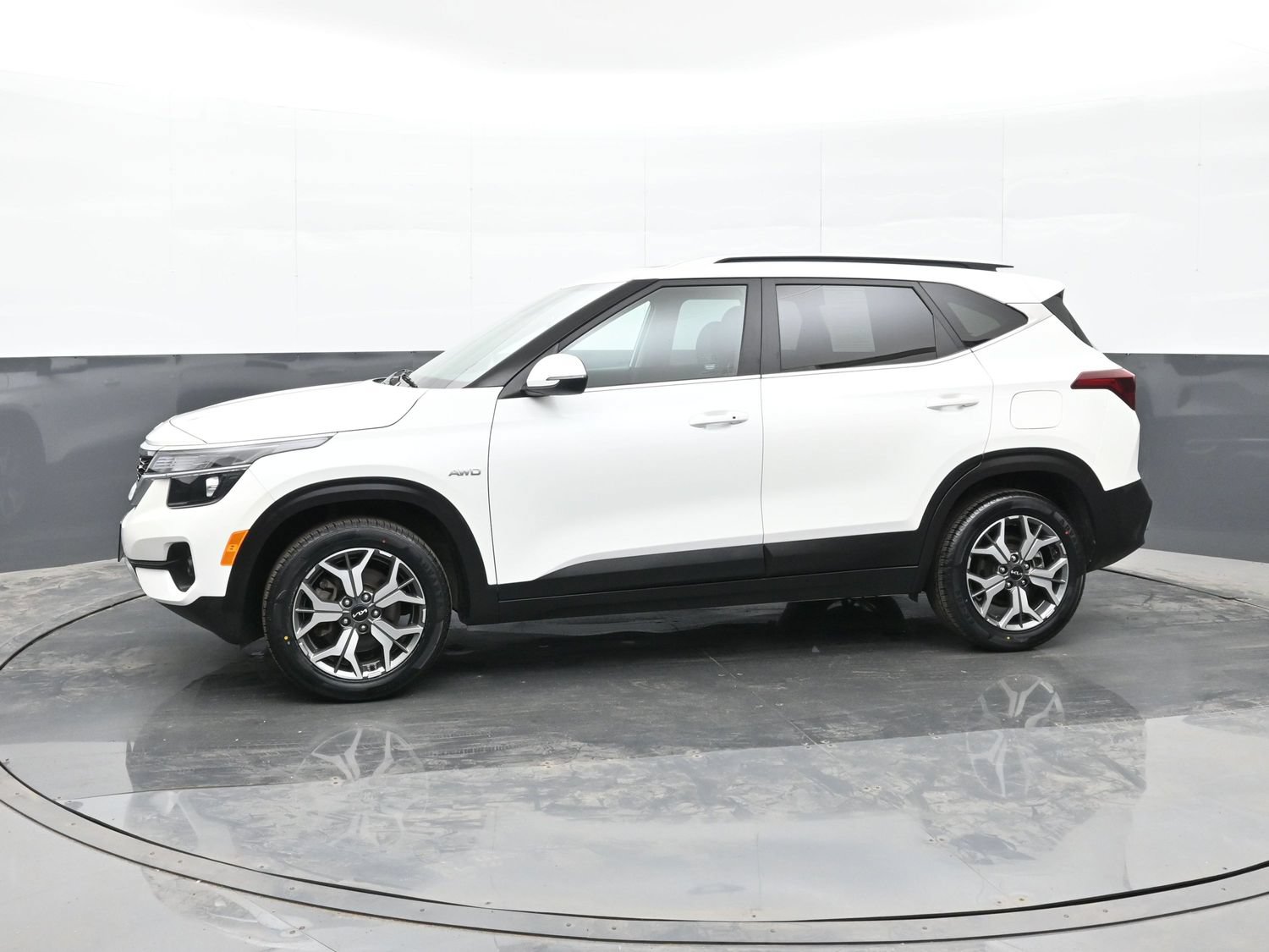 Used 2022 Kia Seltos EX AWD/4WD image 5