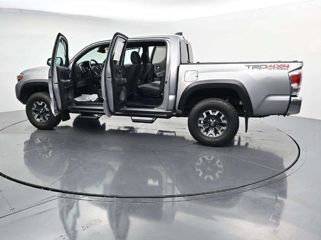 Used 2021 Toyota Tacoma TRD Off-Road AWD/4WD image 46