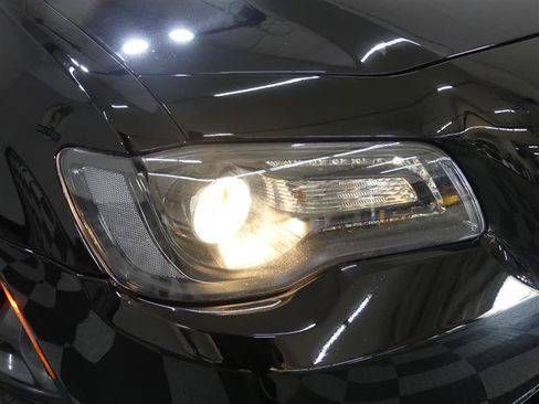 Used 2023 Chrysler 300 Touring w/ Sport Appearance Package RWD image 14