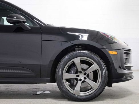 Used 2026 Porsche Macan AWD/4WD image 11