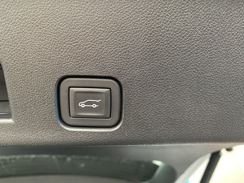 Used 2024 Chevrolet Traverse LT image 14