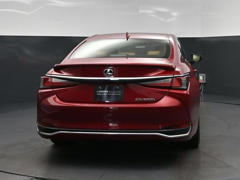 Certified 2023 Lexus ES 300h w/ Premium Package FWD image 6