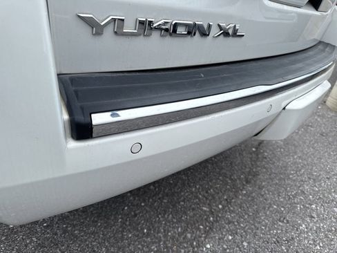 Used 2018 GMC Yukon XL Denali w/ Open Road Package RWD image 8