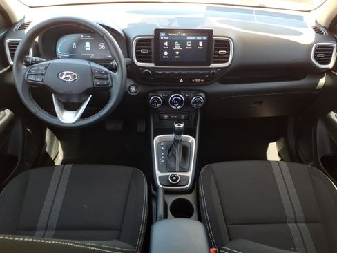 Certified 2025 Hyundai Venue SEL FWD image 16
