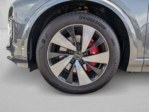 Certified 2025 Audi SQ6 e-tron Prestige w/ Black Optic Package image 27