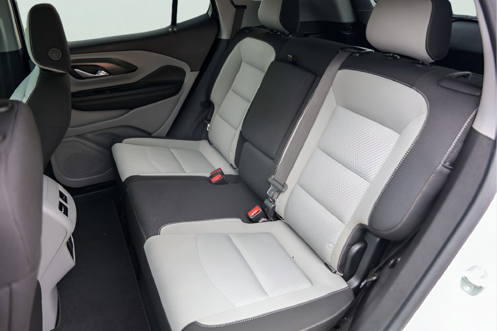 Used 2022 GMC Terrain SLE w/ Driver Convenience Package FWD image 27