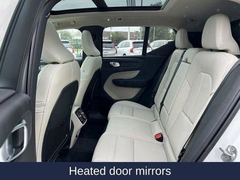 New 2025 Volvo XC40 B5 Ultra w/ Protection Package Premier image 24