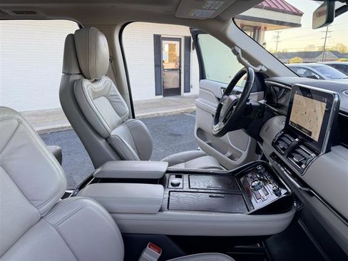 Used 2019 Lincoln Navigator L Reserve w/ Cargo Package AWD/4WD image 13