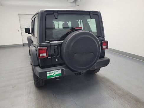 Used 2018 Jeep Wrangler Unlimited Sport AWD/4WD image 6