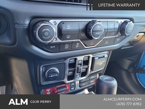 New 2025 Jeep Gladiator Rubicon AWD/4WD image 23