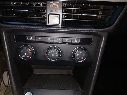 Used 2022 Volkswagen Taos SE image 24