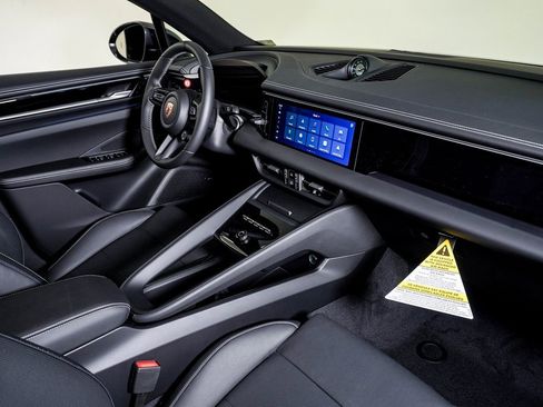 New 2025 Porsche Macan 4S Electric image 14