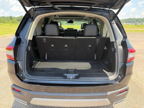 Used 2024 Honda Pilot Touring image 15