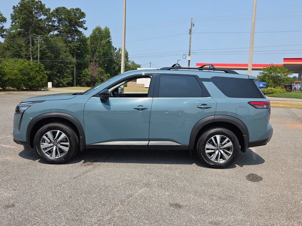 New 2026 Nissan Pathfinder SL w/ Cargo Package FWD image 2