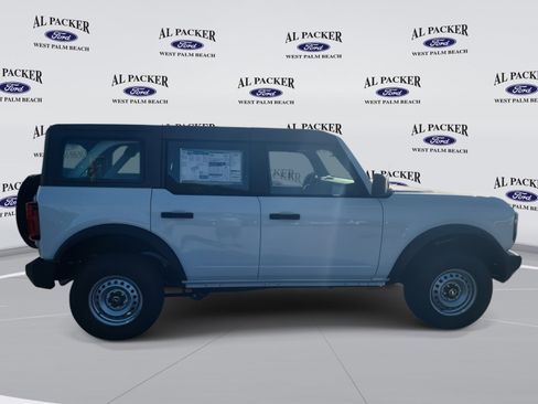 New 2025 Ford Bronco image 6
