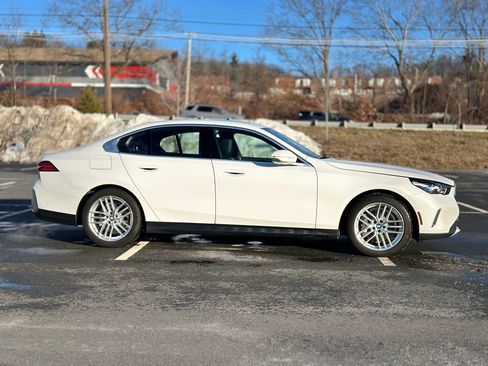 Certified 2025 BMW 530i xDrive w/ Premium Package image 7