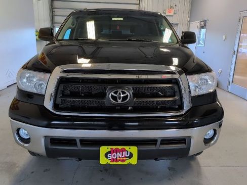 Used 2011 Toyota Tundra 4x4 CrewMax w/ SR5 Pkg image 6