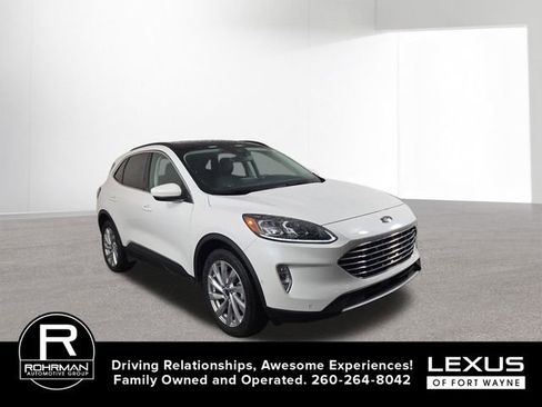 Used 2022 Ford Escape Titanium w/ Titanium Elite Package AWD/4WD image 5