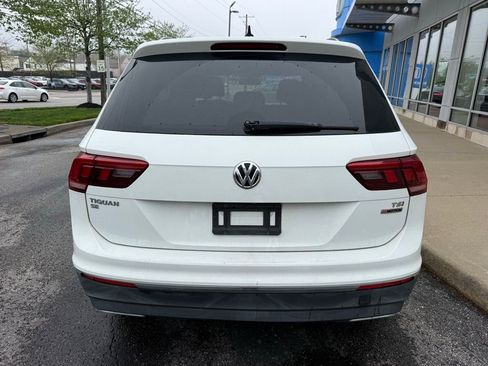 Used 2018 Volkswagen Tiguan SE w/ Panoramic Sunroof Package image 7