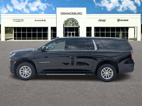 Used 2023 Chevrolet Suburban LT RWD image 4
