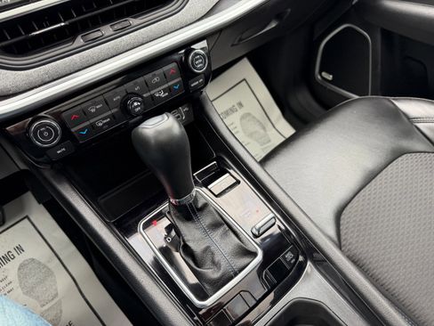 Used 2022 Jeep Compass Latitude w/ Sun and Sound Group image 17