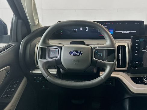 Used 2025 Ford Expedition Max Active AWD/4WD image 18