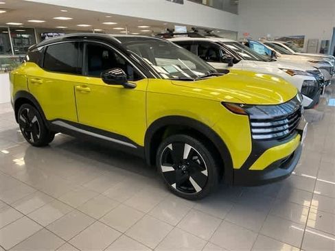 New 2025 Nissan Kicks SR image 17