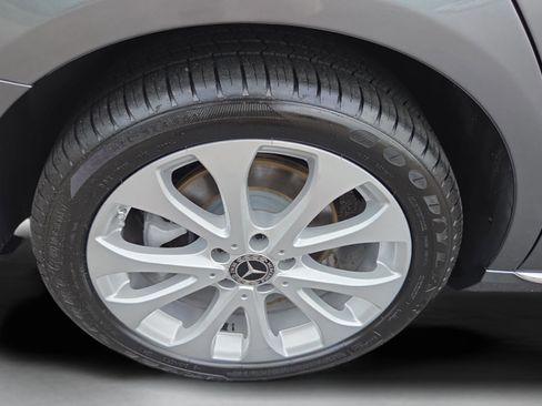 Used 2017 Mercedes-Benz E 300 image 30