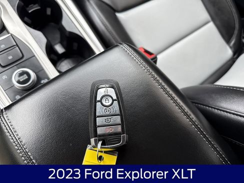 Used 2023 Ford Explorer XLT w/ Equipment Group 202A AWD/4WD image 29