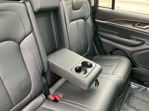 Used 2023 Jeep Grand Cherokee Limited w/ Trailer Tow Prep Group (B) image 31