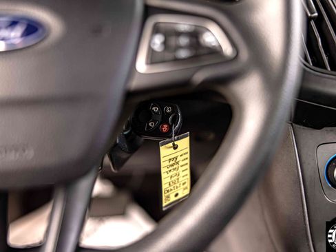 Used 2017 Ford Focus SE image 25