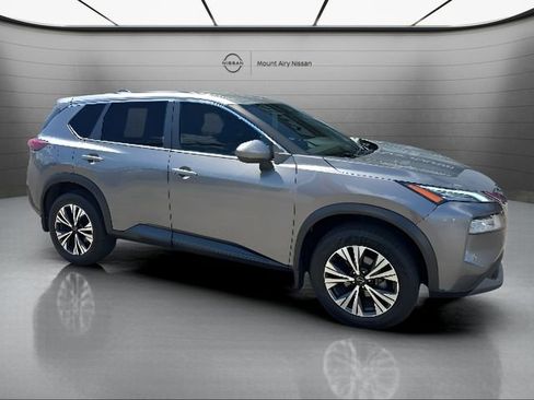 Used 2023 Nissan Rogue SV AWD/4WD image 2