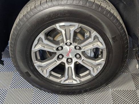 Certified 2025 GMC Sierra 1500 SLT AWD/4WD image 9