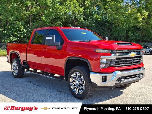 Used 2026 Chevrolet Silverado 2500 LT w/ Leather Package AWD/4WD image 2