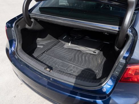 Used 2018 Acura TLX FWD image 16