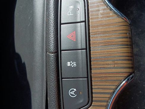 Used 2021 GMC Acadia SLE w/ Driver Convenience Package FWD image 29
