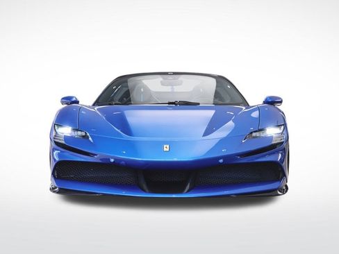 Used 2023 Ferrari SF90 Spider image 8