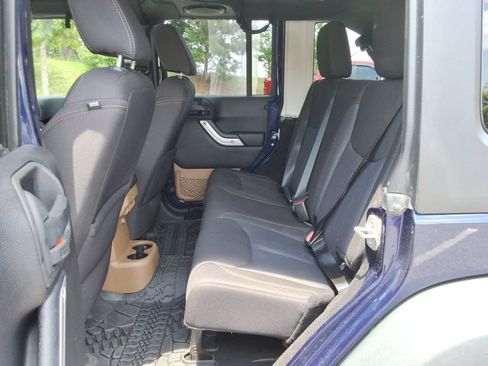 Used 2013 Jeep Wrangler Unlimited Rubicon w/ Connectivity Group AWD/4WD image 20