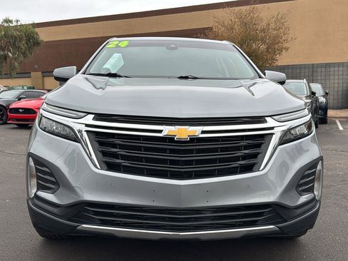 Used 2024 Chevrolet Equinox LT image 2
