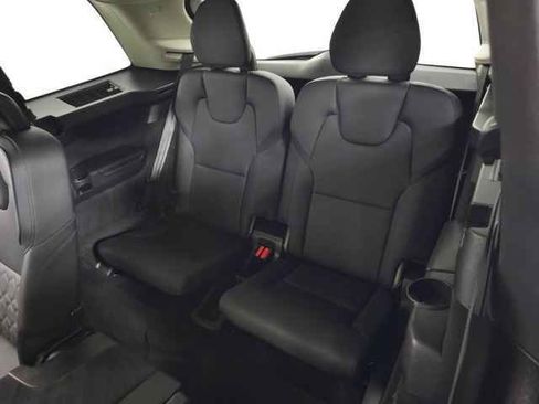 Used 2025 Volvo XC90 B6 Plus AWD/4WD image 38