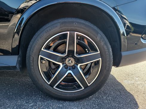 Used 2024 Mercedes-Benz GLC 300 4MATIC image 8