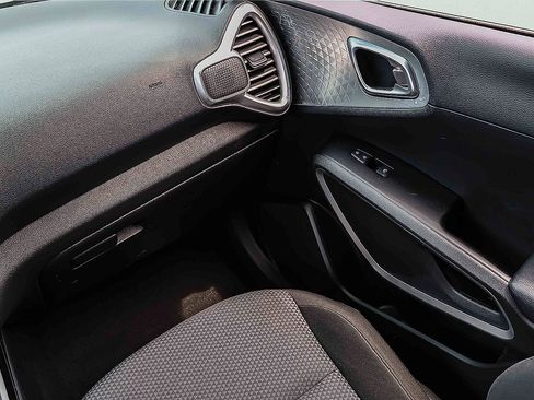 Certified 2025 Kia Soul LX w/ LX Technology Package FWD image 12