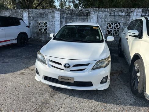 Used 2013 Toyota Corolla FWD image 9