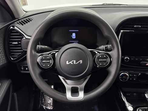 Used 2023 Kia Soul S image 25